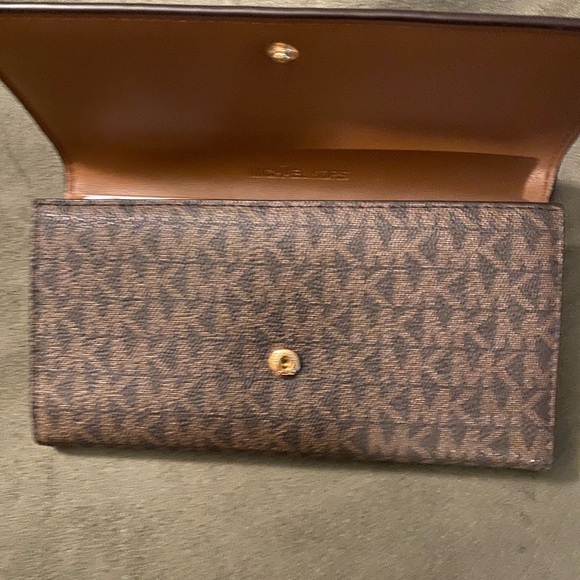 Michael Kors Brown Leather Card Holder - Picture 4 of 6